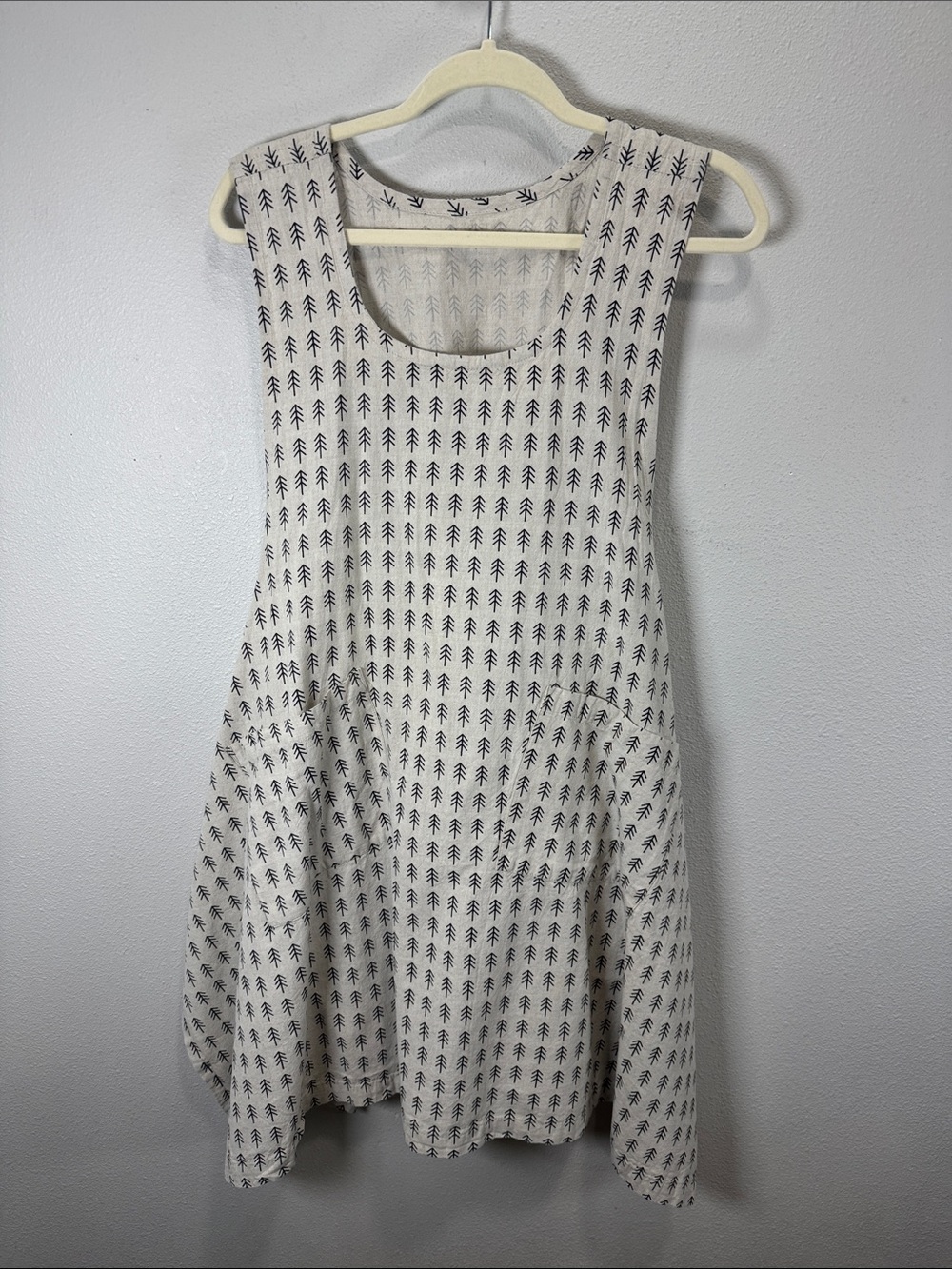 Danica Studio Cream and Black tree print apron